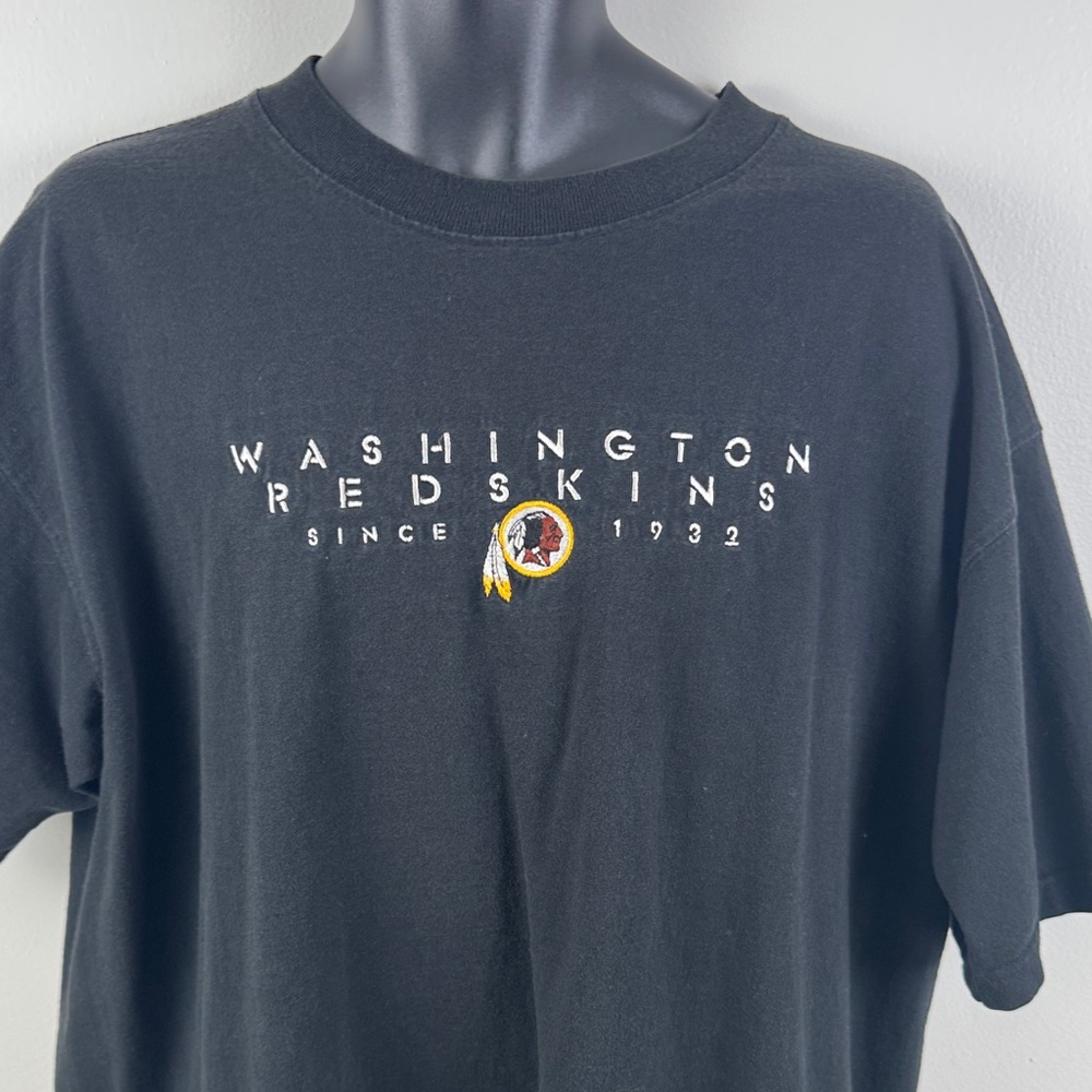 ✨3/$25✨ Washington Redskins Black Short Sleeve Tee - XL - Picture 2 of 7